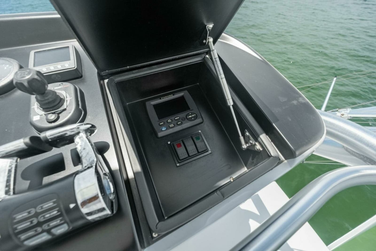 2015 Viking 52 OPEN - Photo 39