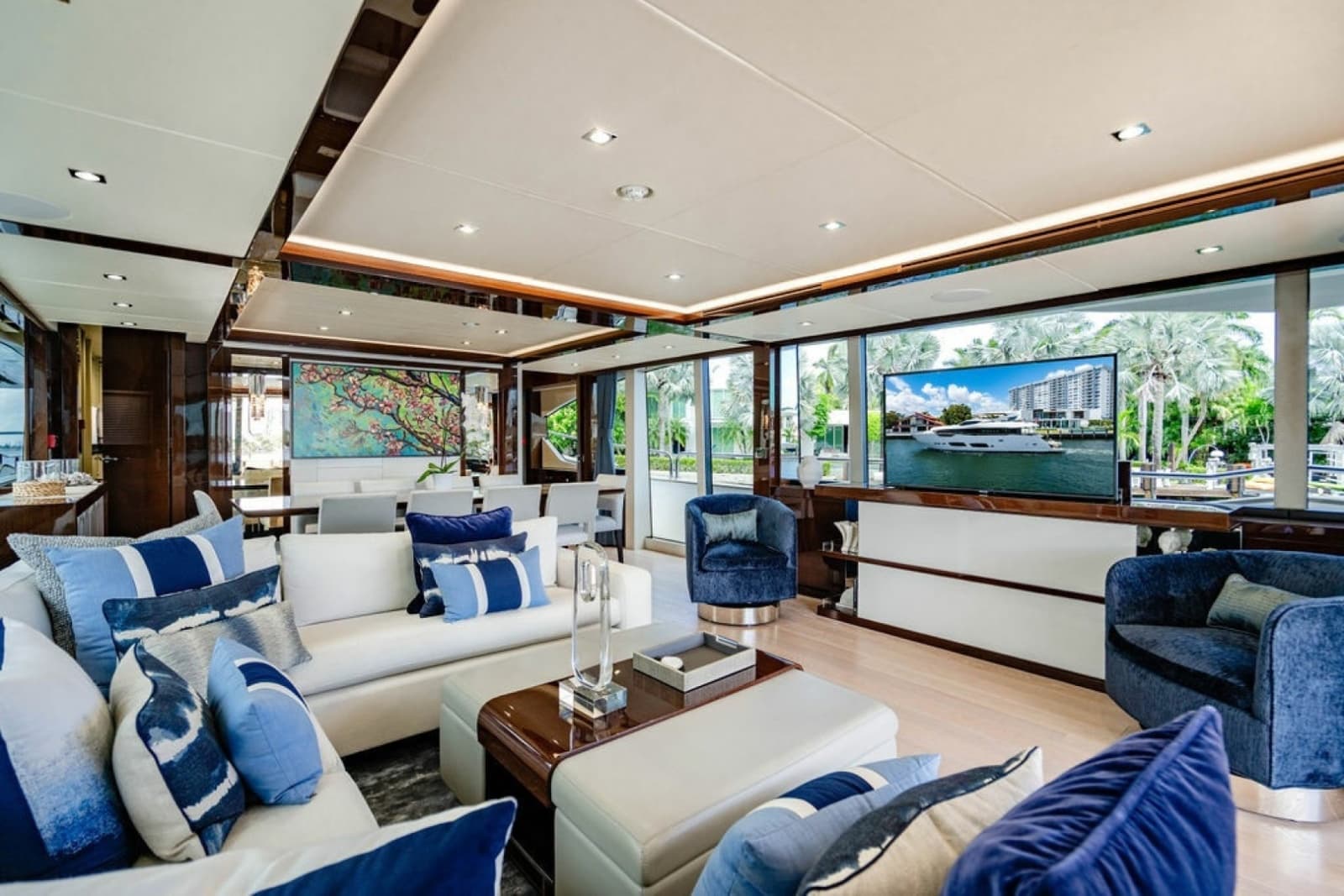 2019 Sunseeker 95 Motor Yacht - Photo 34