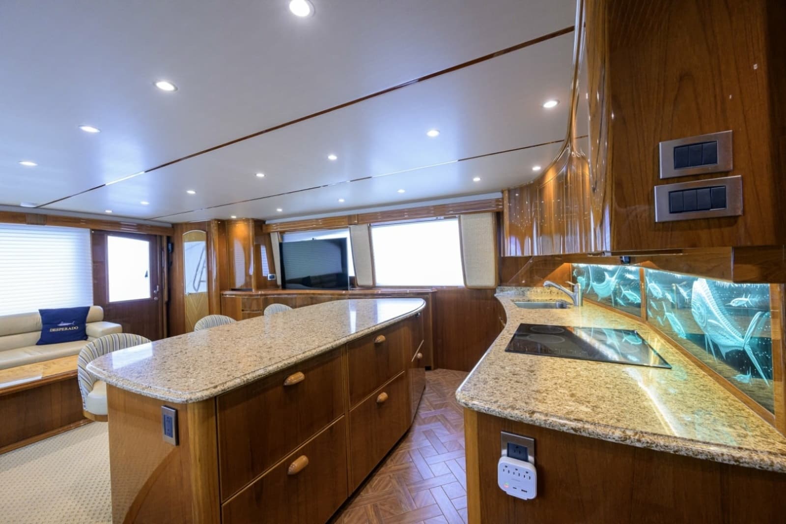 2014 Viking 70 Convertible - Photo 7