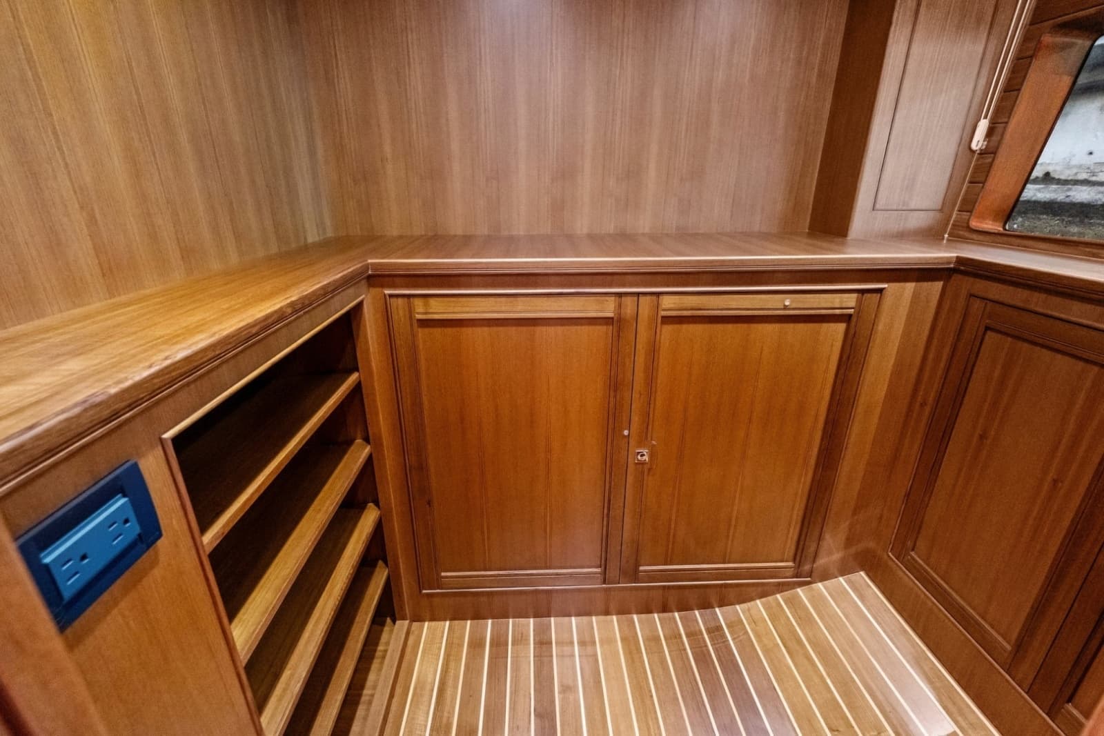 2024 Marlow 90V - Photo 117