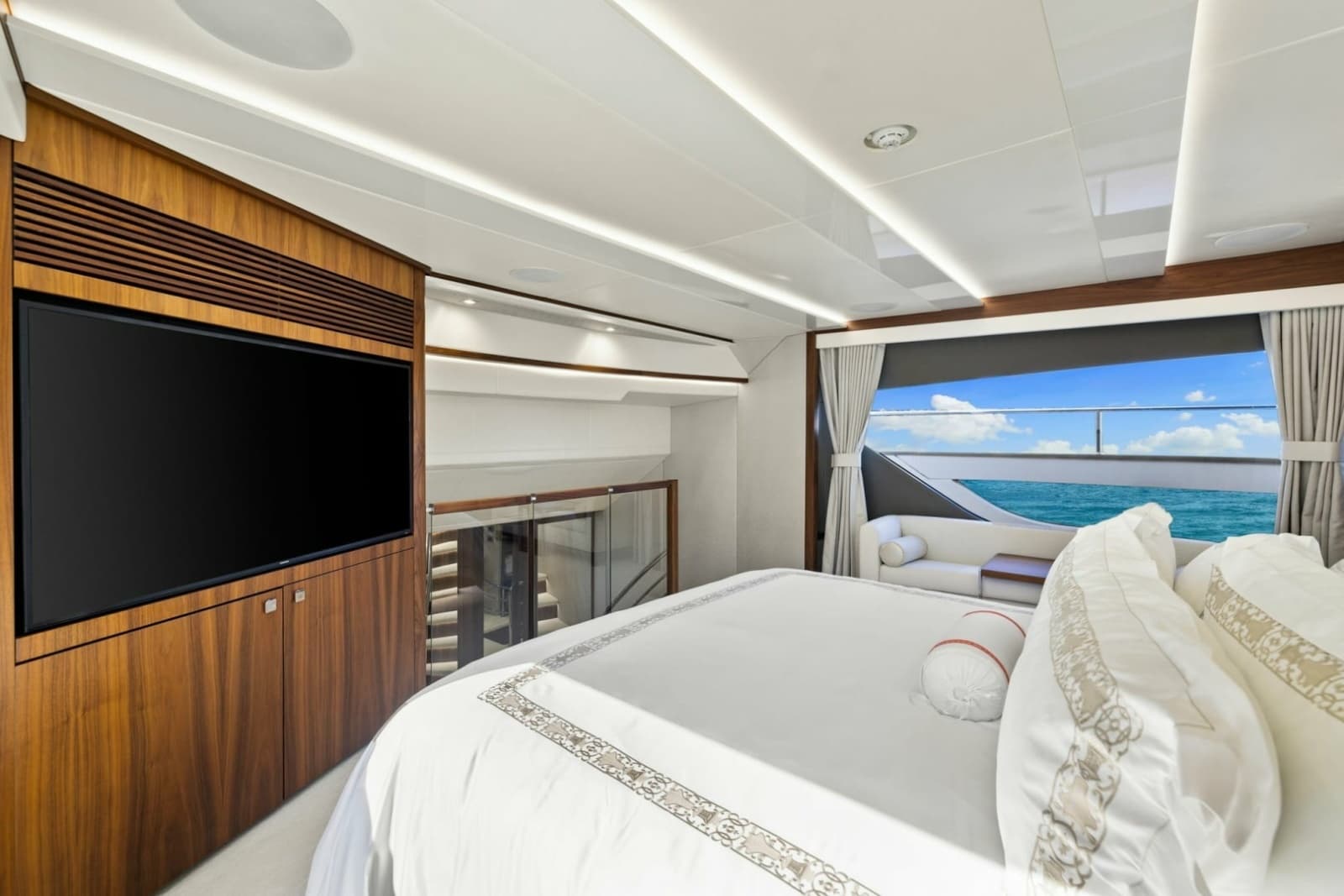 2018 Sunseeker 95 Motoryacht - Photo 12