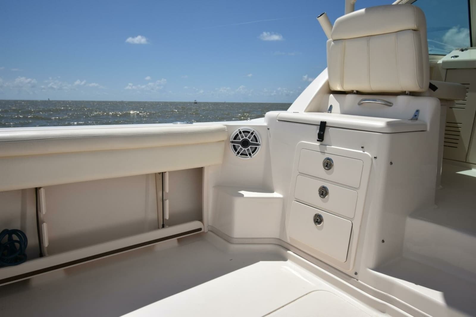 2016 Grady-White 330 Express - Photo 32
