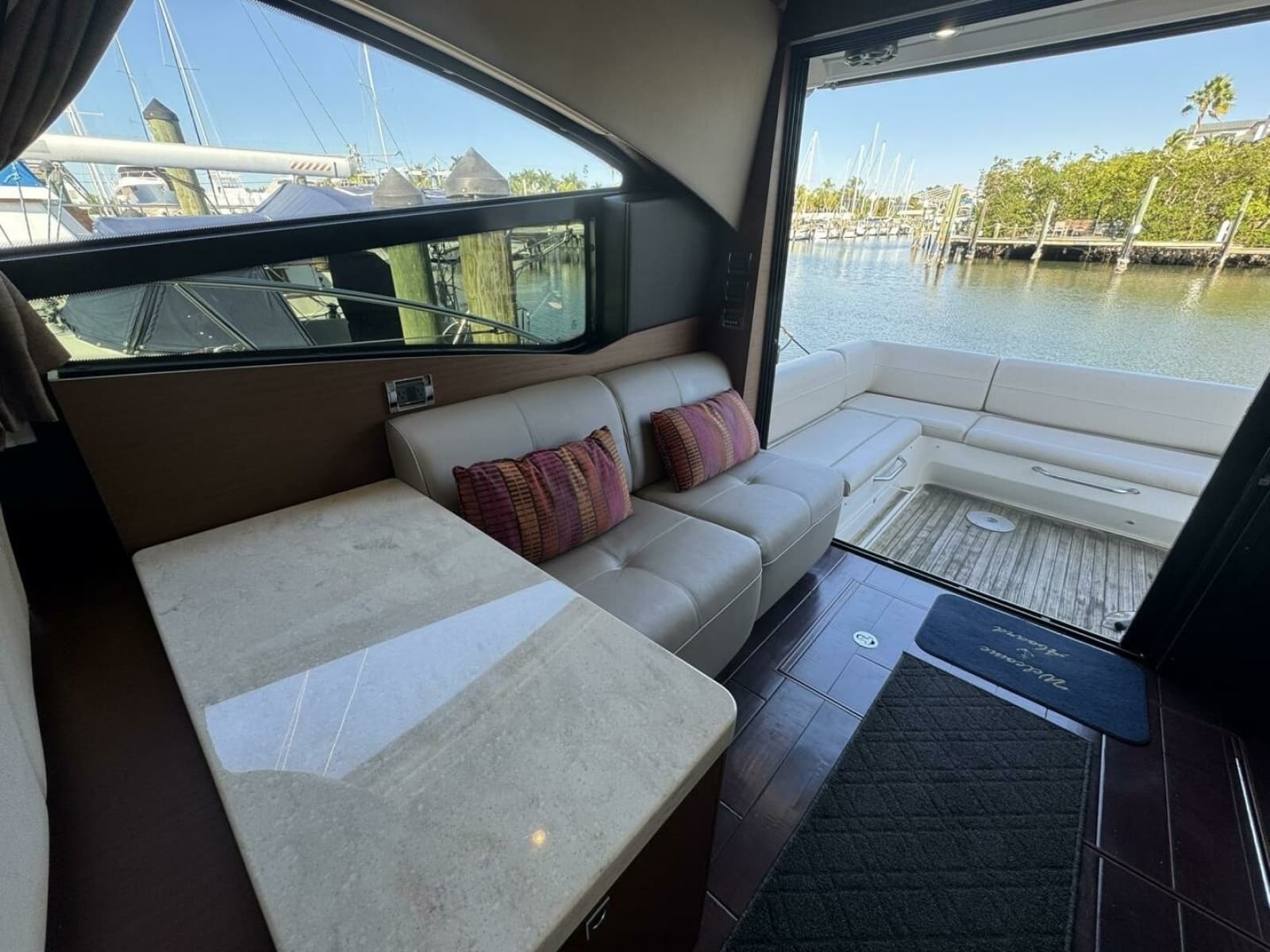 2016 Sea Ray 470 Sundancer - Photo 25