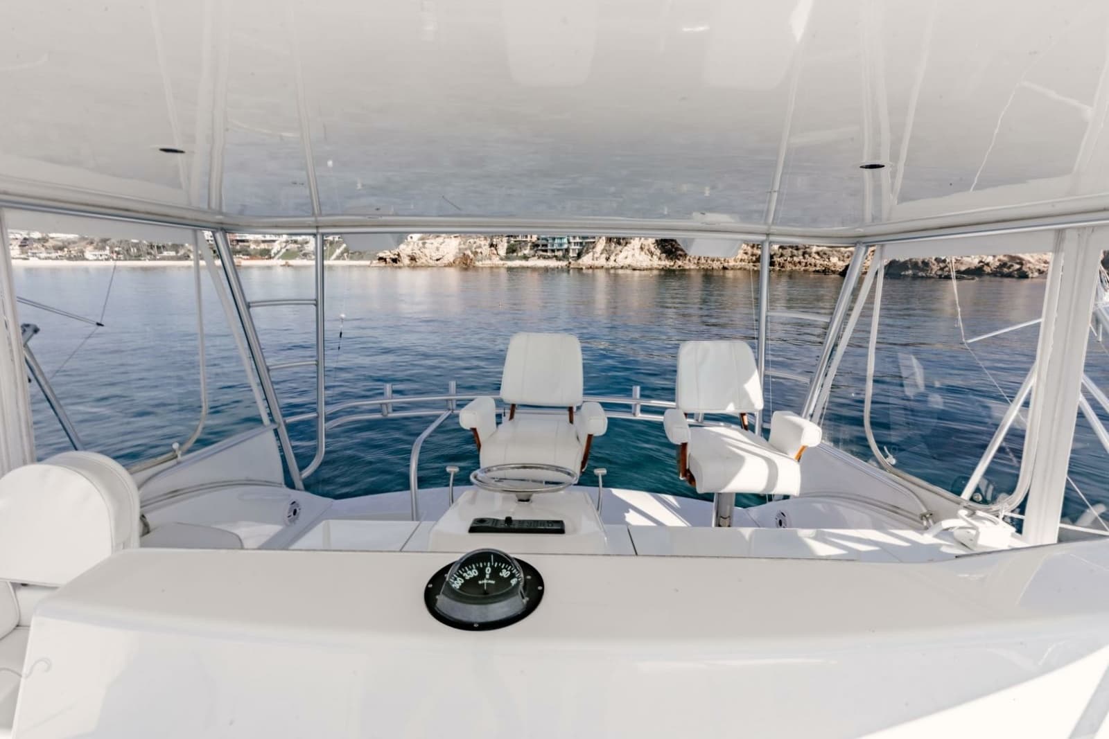 2003 Viking 56 Convertible - Photo 18