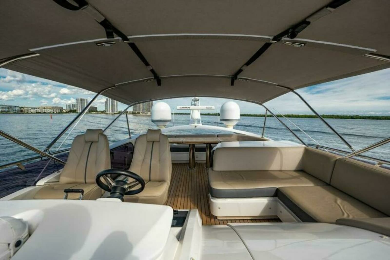 2016 Princess S65 - Photo 32