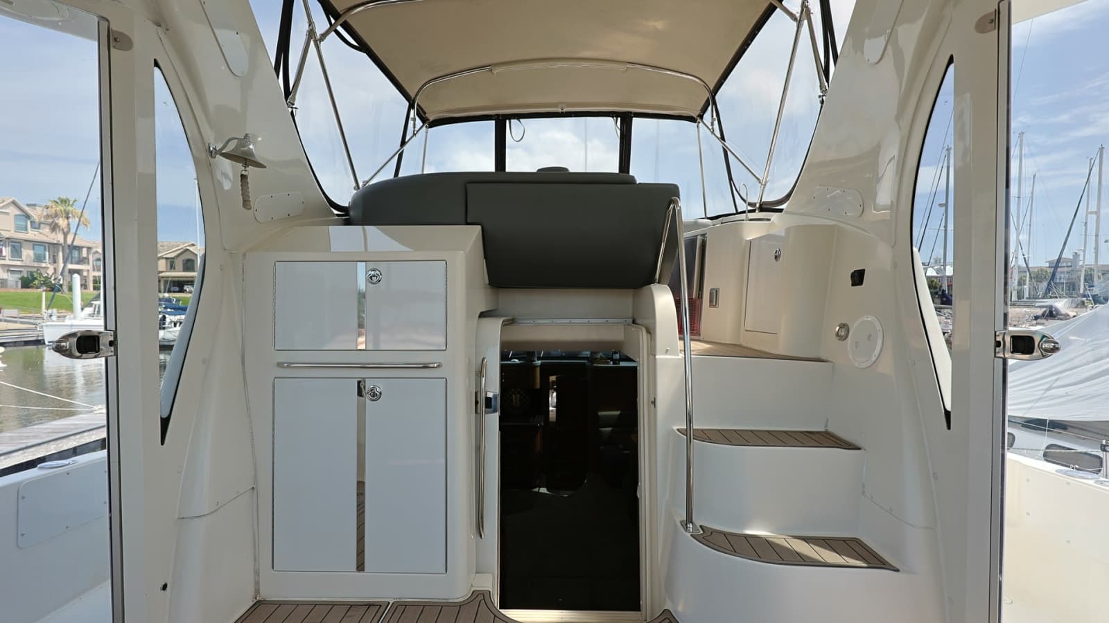 2006 Carver 396 Motor Yacht - Photo 37