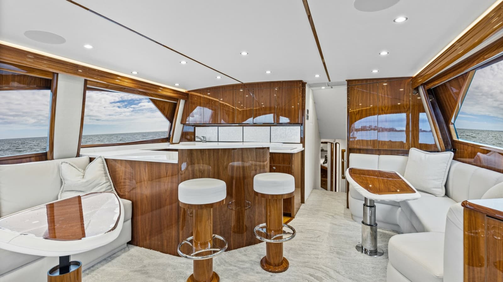 2022 Viking 58 Convertible - Photo 9