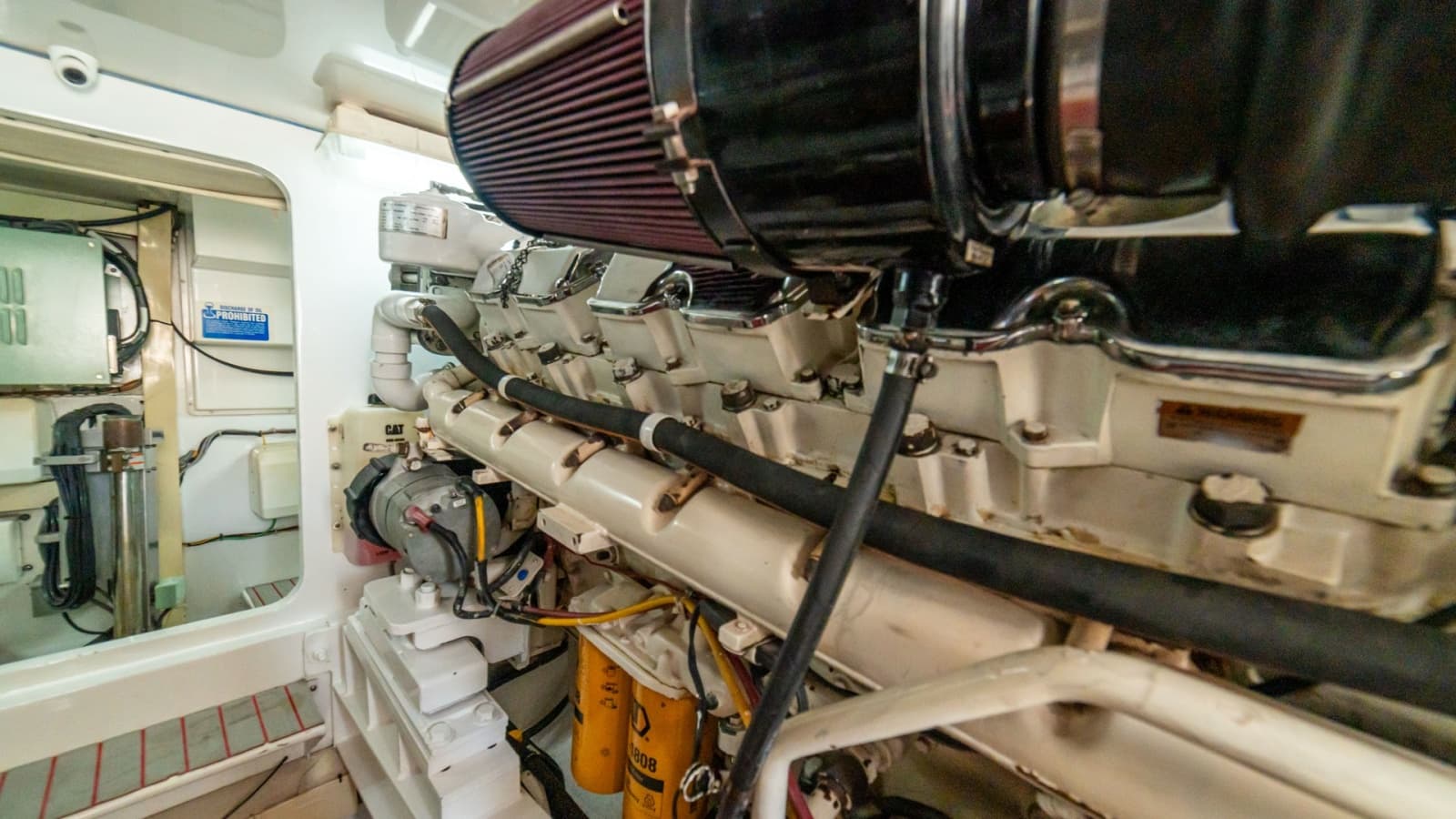 2001 Viking 61 Convertible - Photo 75
