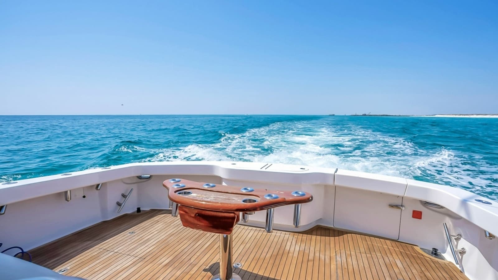2021 Viking 48 Convertible - Photo 37