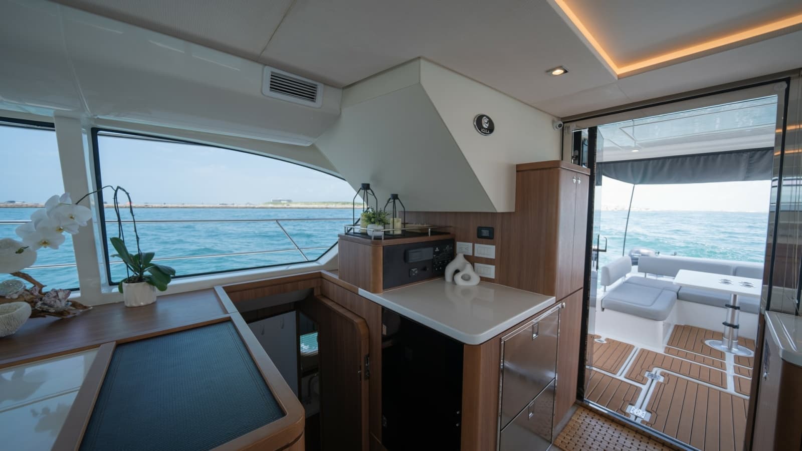 2021 Aquila 44 Motor Yacht - Photo 8