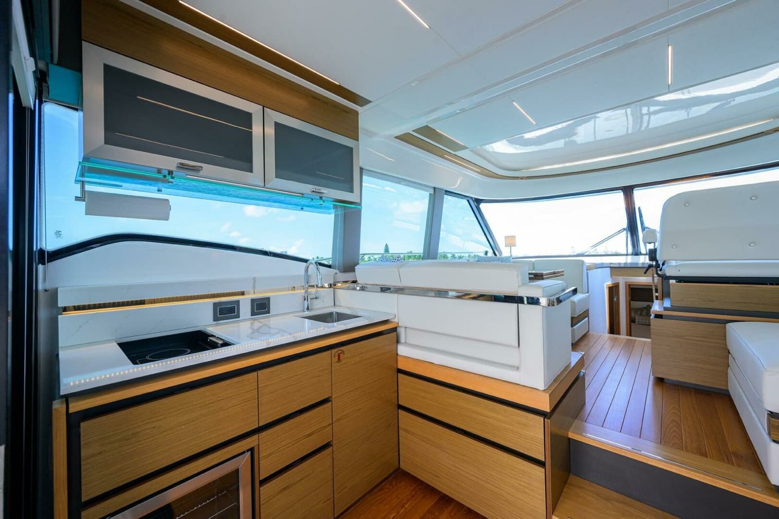 2023 Tiara Yachts C49 - Photo 12