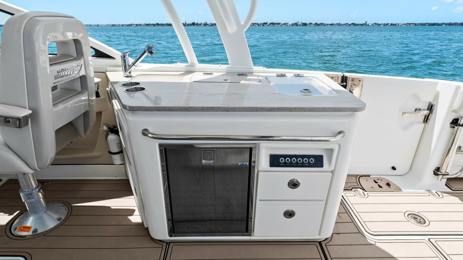 2019 Boston Whaler 320 Vantage - Photo 37