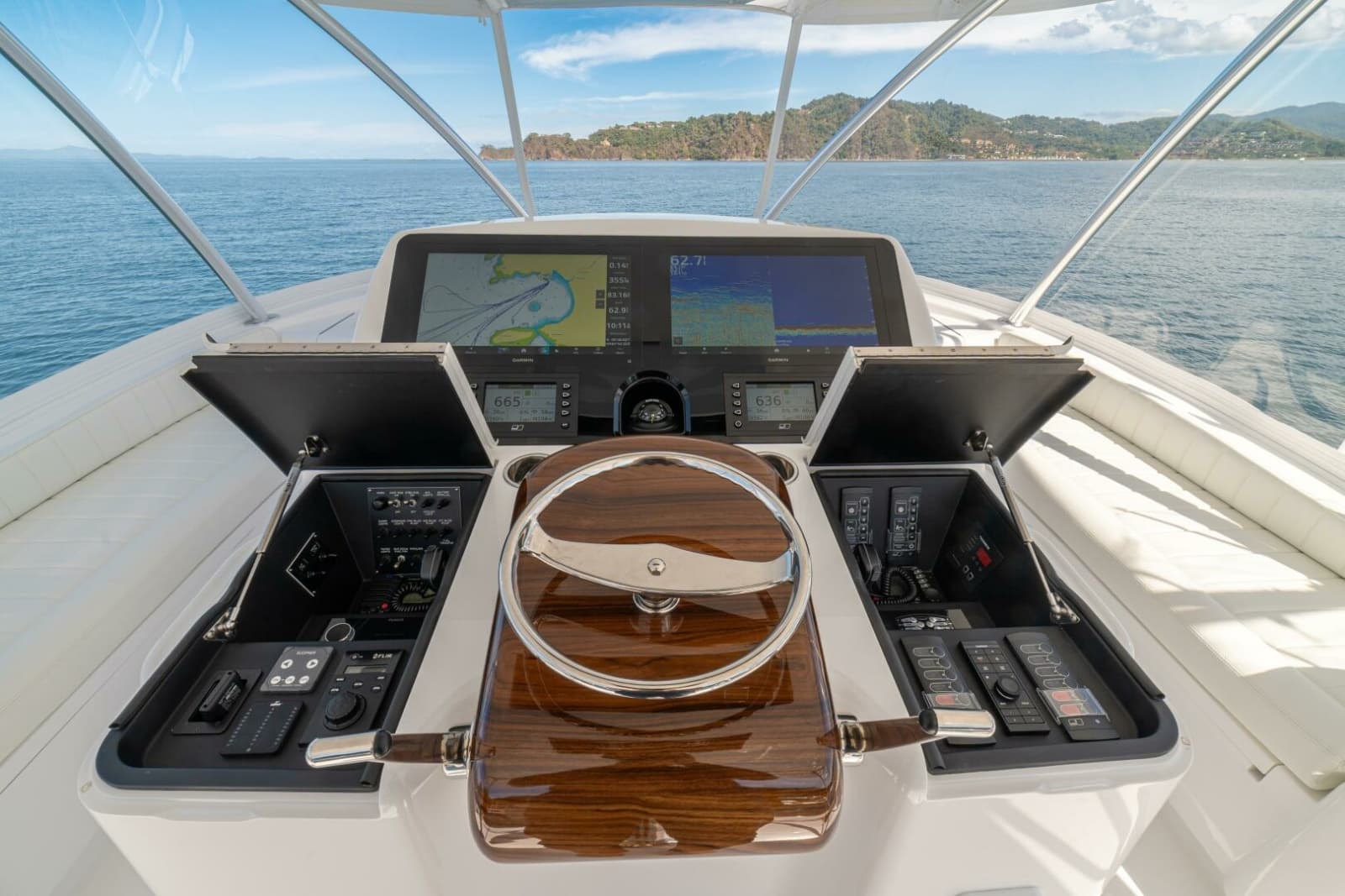 2025 Viking 58 Convertible - Photo 36