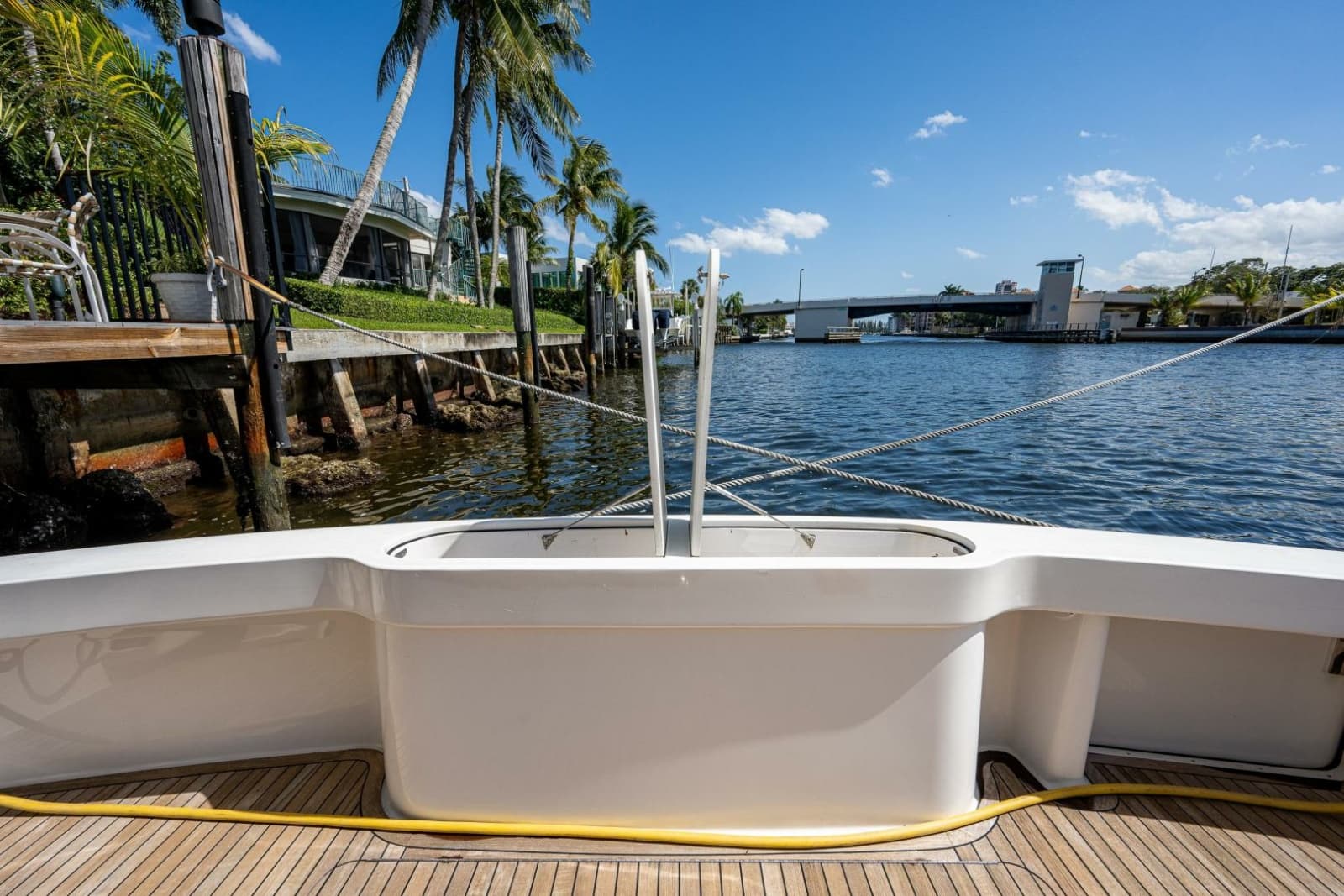 2005 Viking 74 Convertible - Photo 53