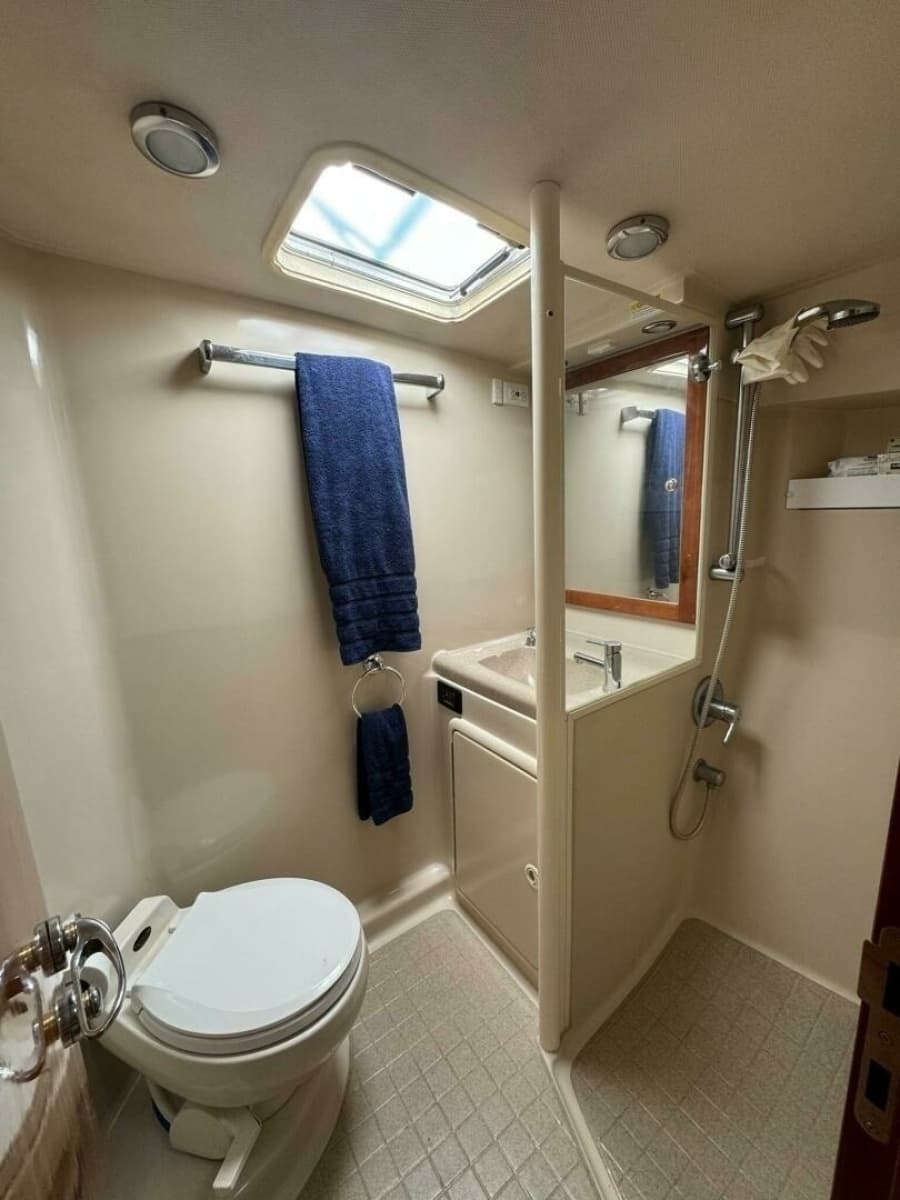 2002 Riviera 43 Flybridge - Photo 7