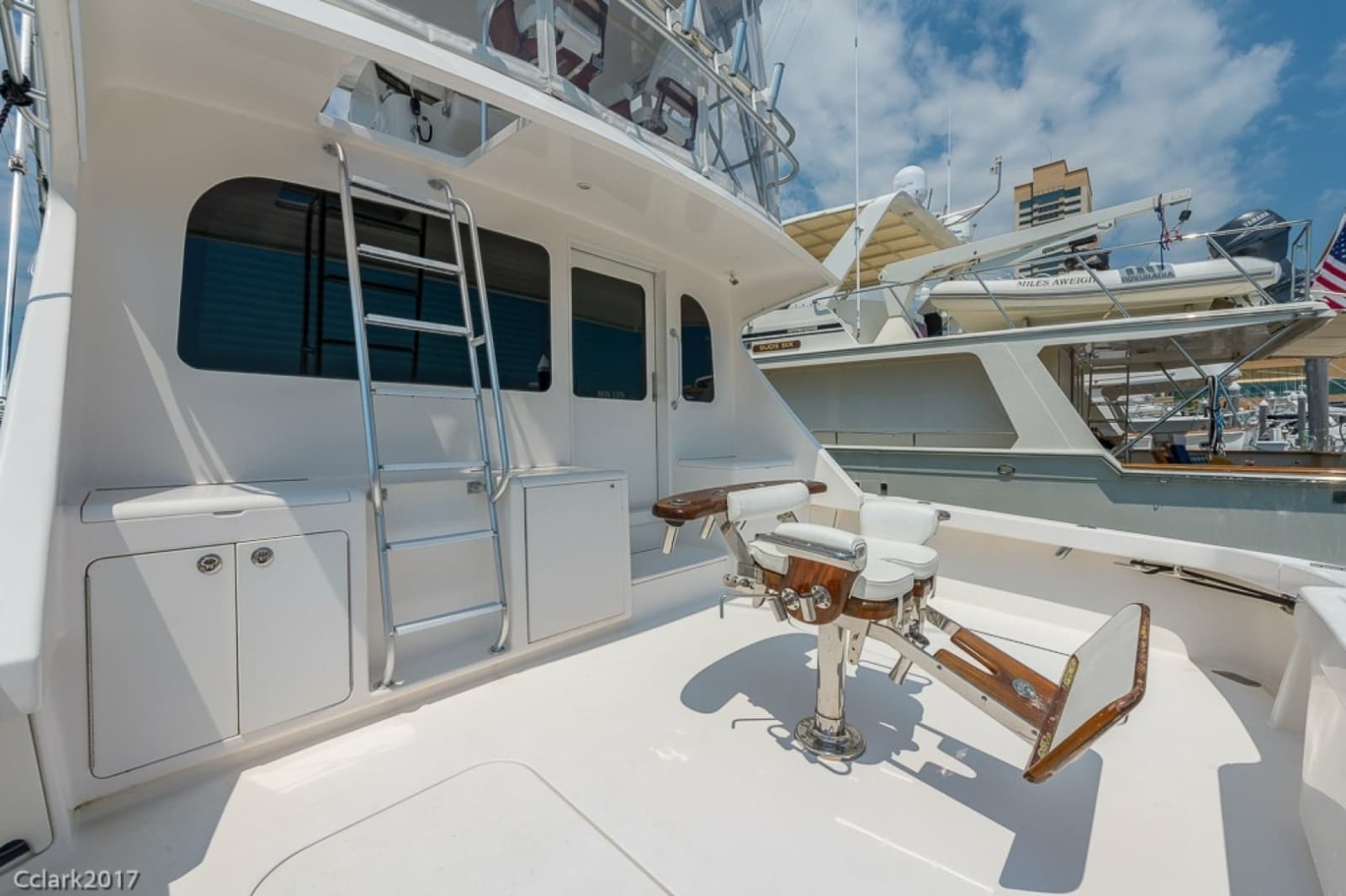2007 Post 53 Convertible - Photo 21