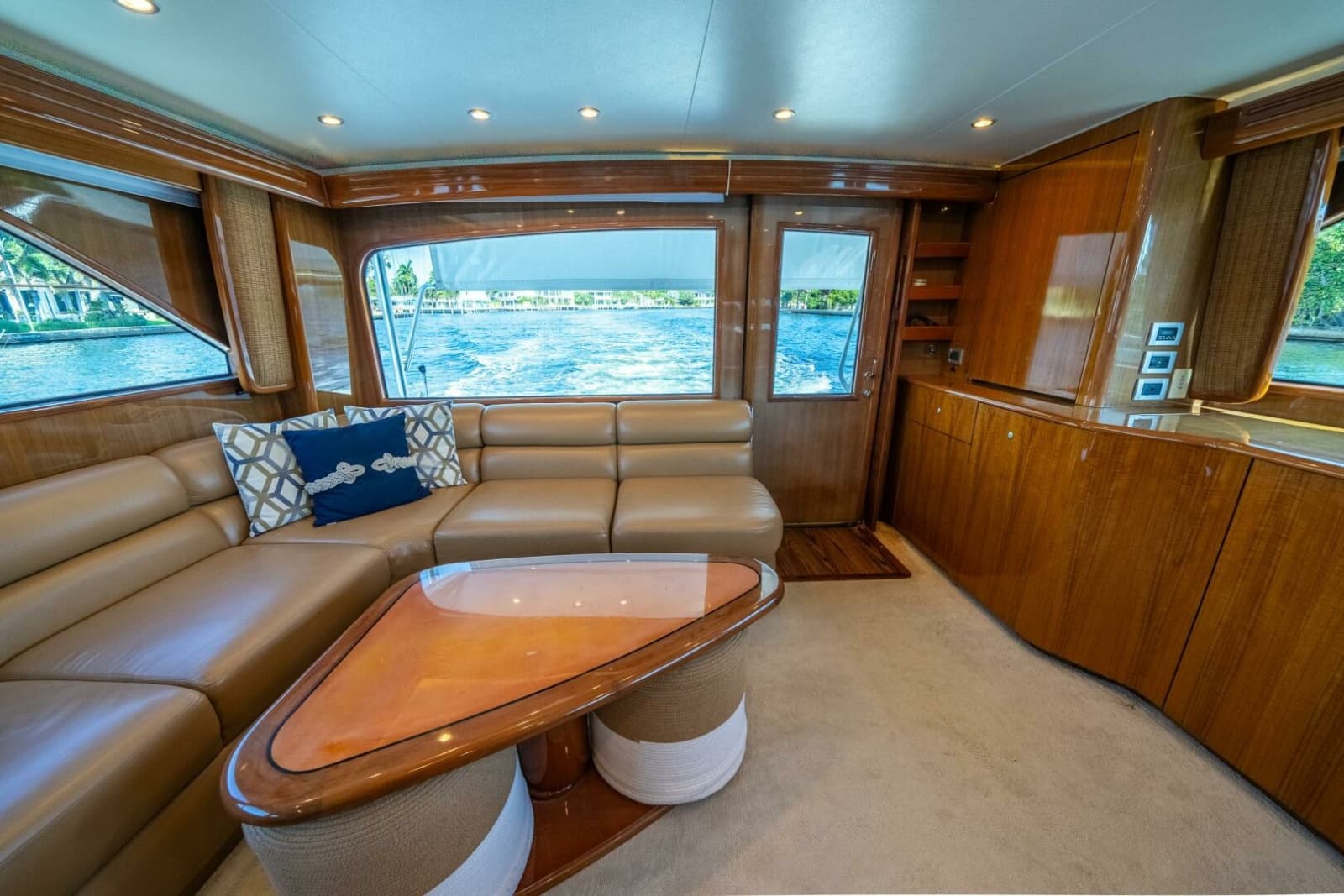 2006 Viking 68 Convertible - Photo 27