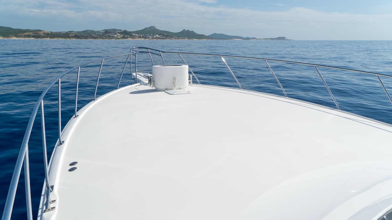 2014 Viking 66 Convertible - Photo 32