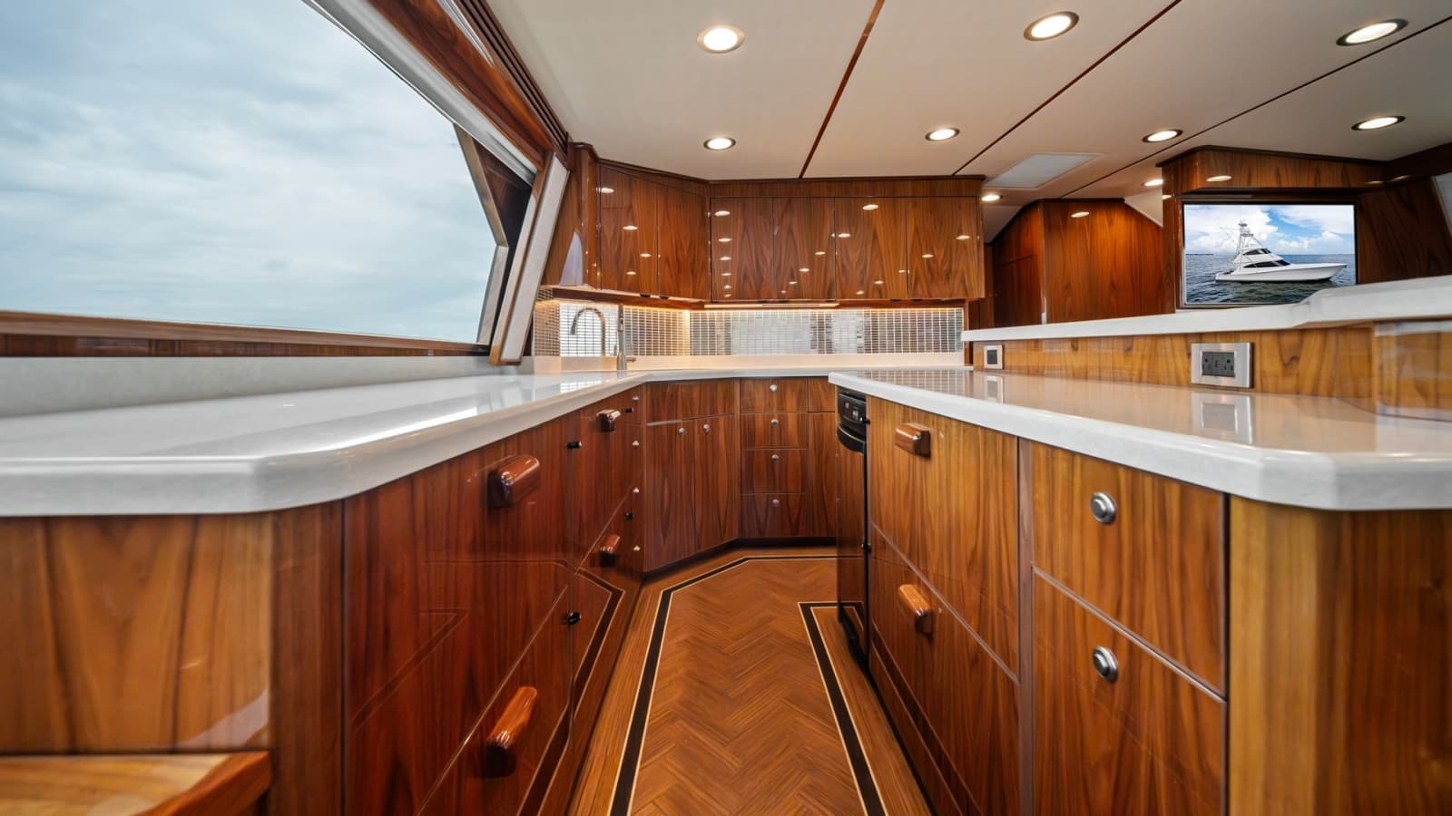 2021 Viking 72 Enclosed Bridge - Photo 22