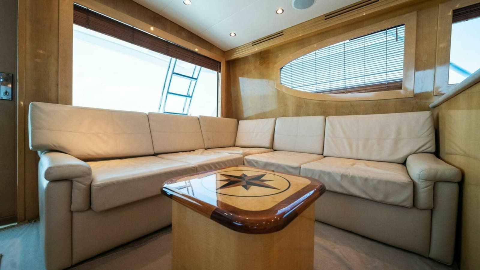 2003 Hatteras 54 Convertible - Photo 17