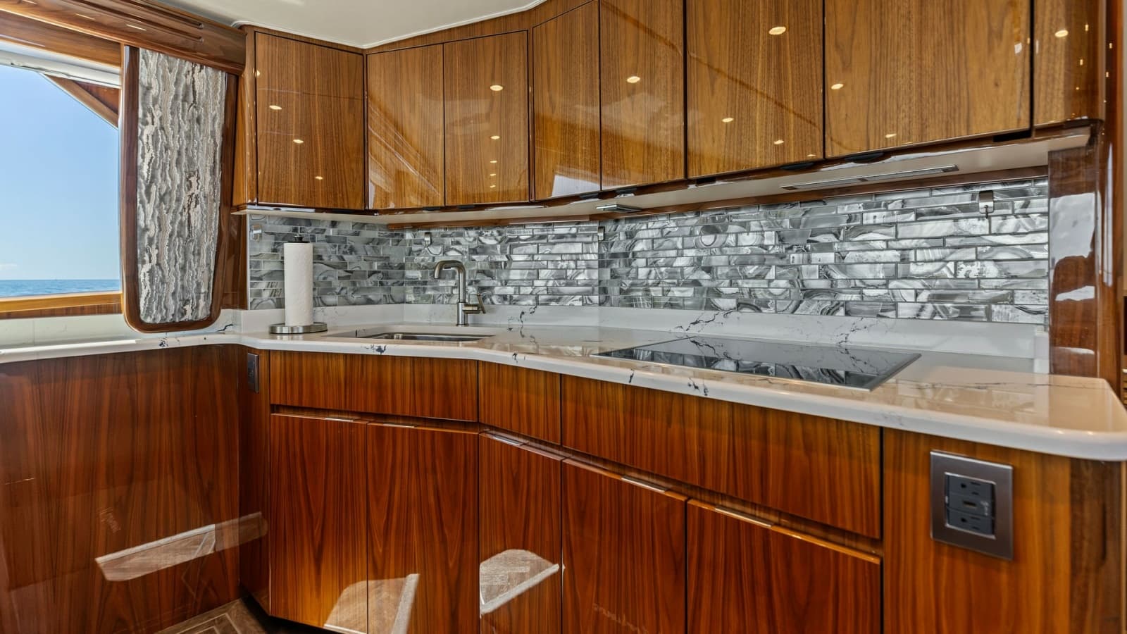 2024 Viking 54 Convertible - Photo 39