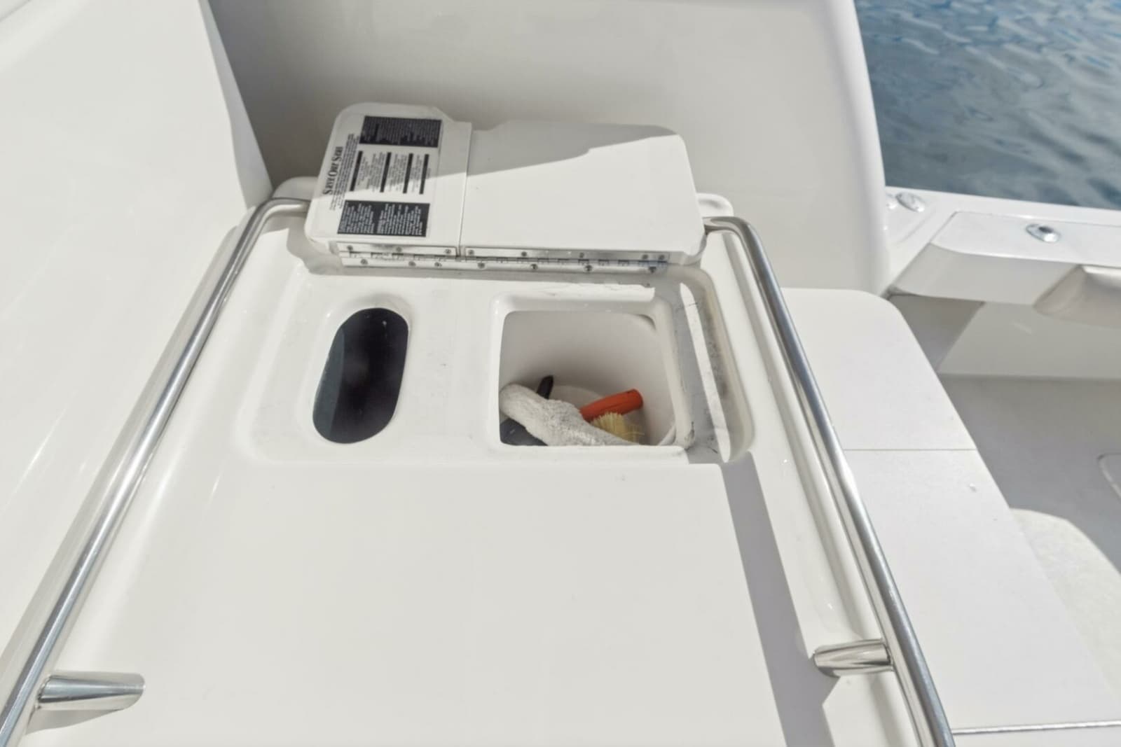 2000 Sea Ray 370 Express Cruiser - Photo 33