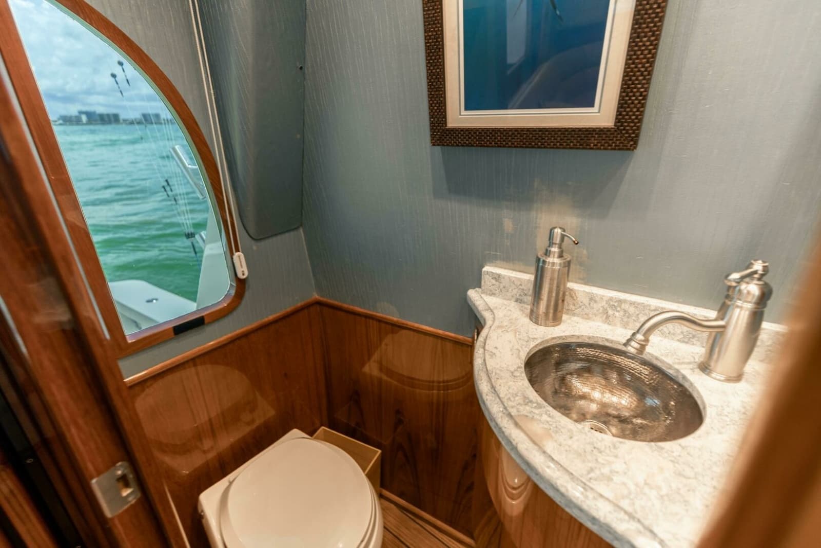 2017 Viking 66 Convertible - Photo 18