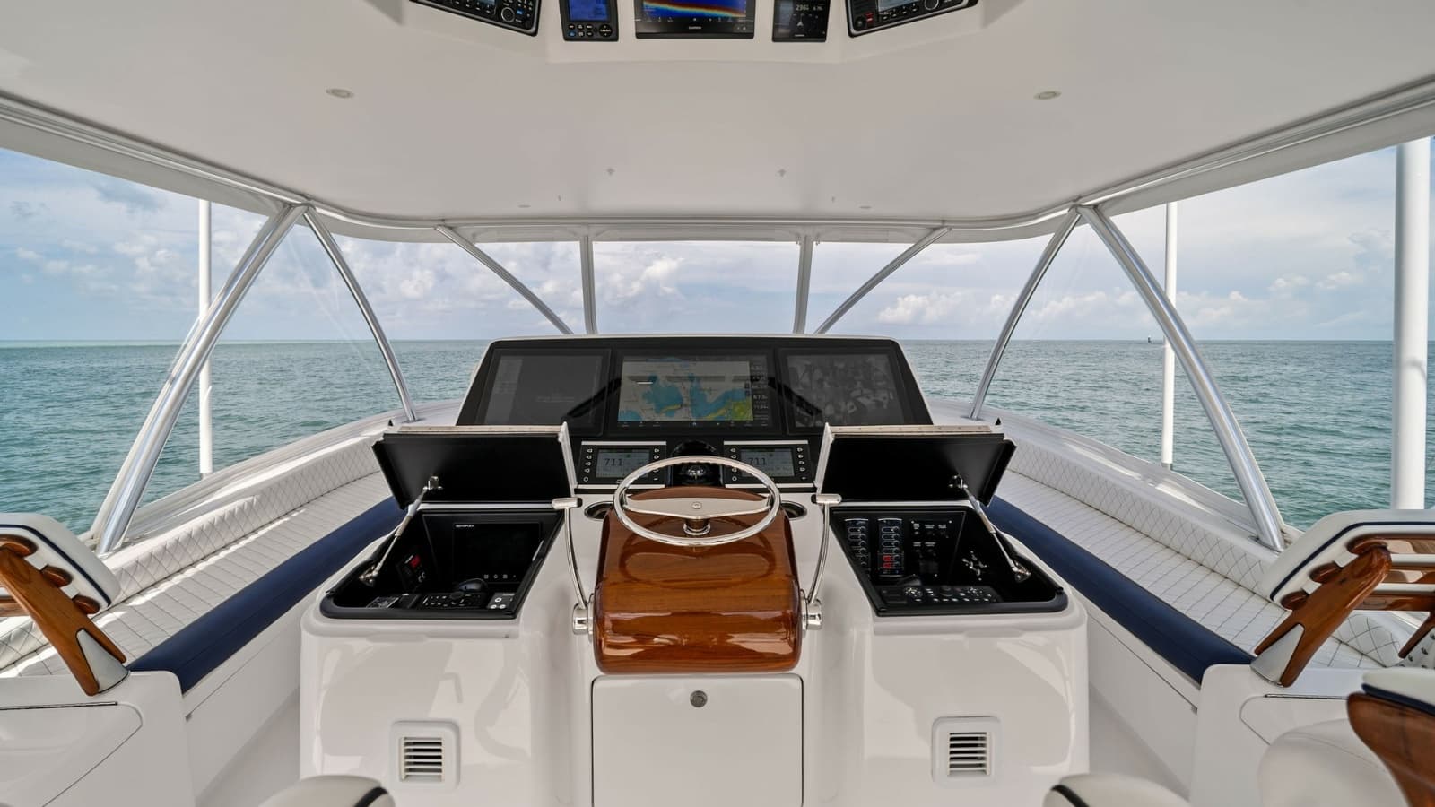 2024 Viking 64 Convertible - Photo 4