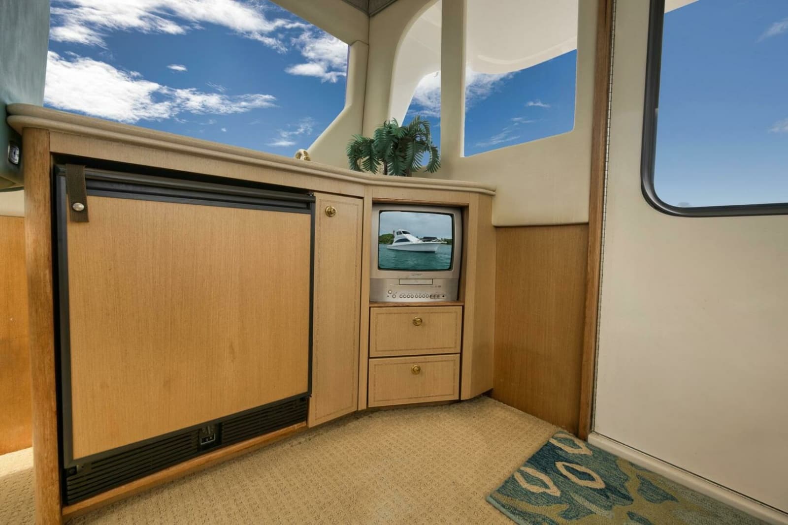 2004 Ocean Yachts 57 Enclosed Bridge Convertible - Photo 28
