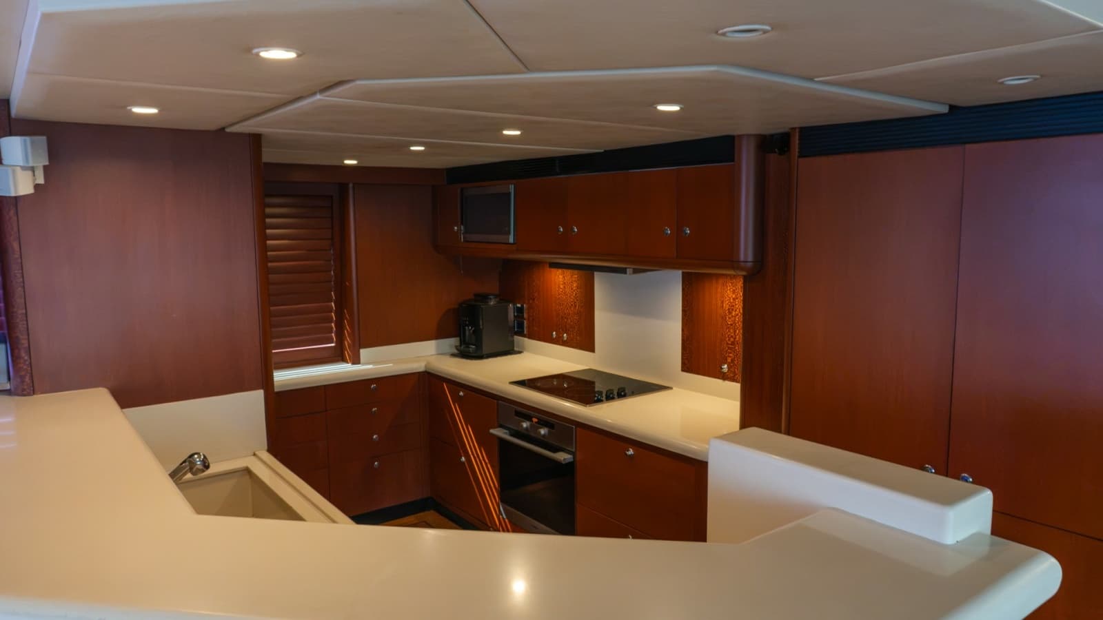 1996 Oceanfast 87 Enclosed Bridge Sportfish - Photo 8