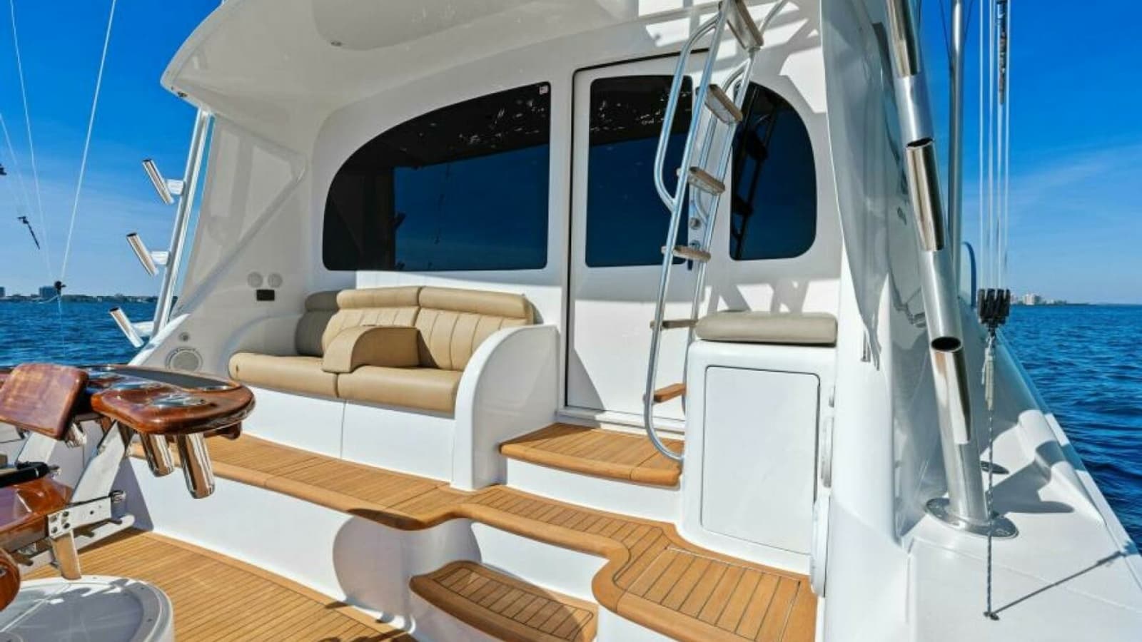 2013 Viking 55 Convertible - Photo 34