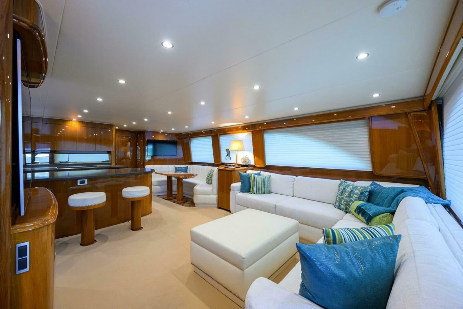 2014 Viking 76 Enclosed Bridge - Photo 7