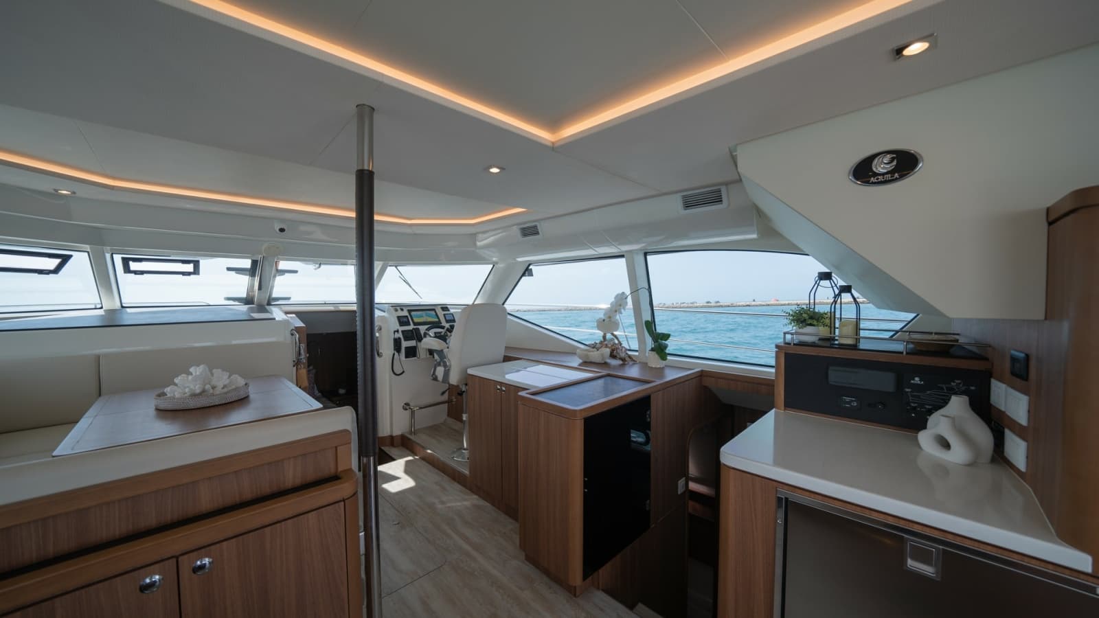 2021 Aquila 44 Motor Yacht - Photo 6