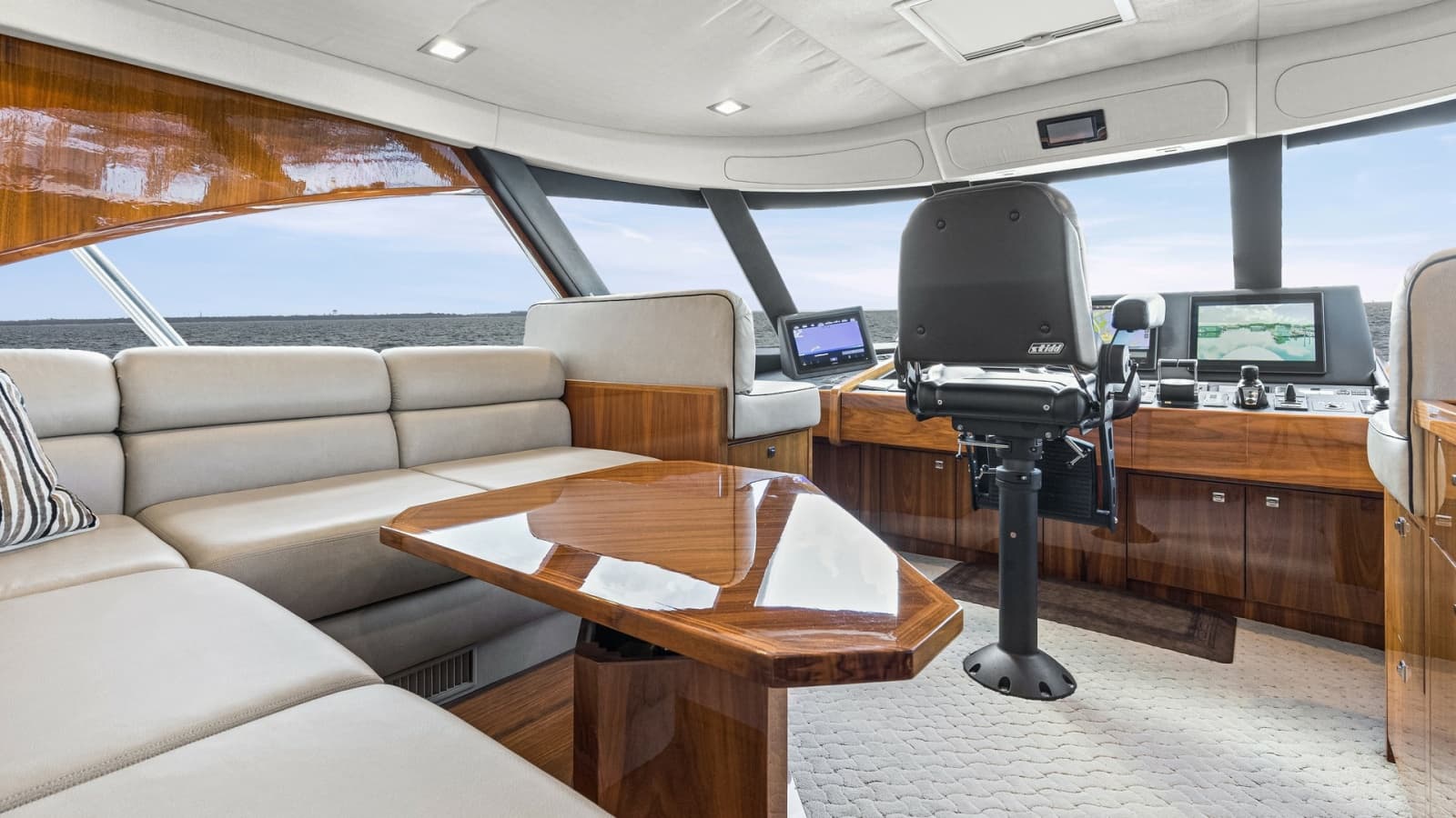 2017 Viking 72 Enclosed Bridge - Photo 40