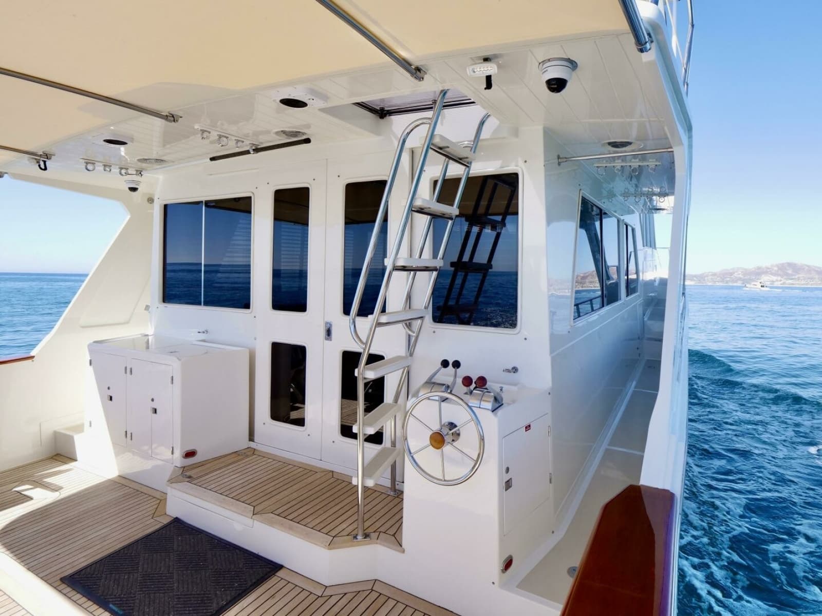 2000 Offshore Yachts 62 Pilothouse - Photo 53