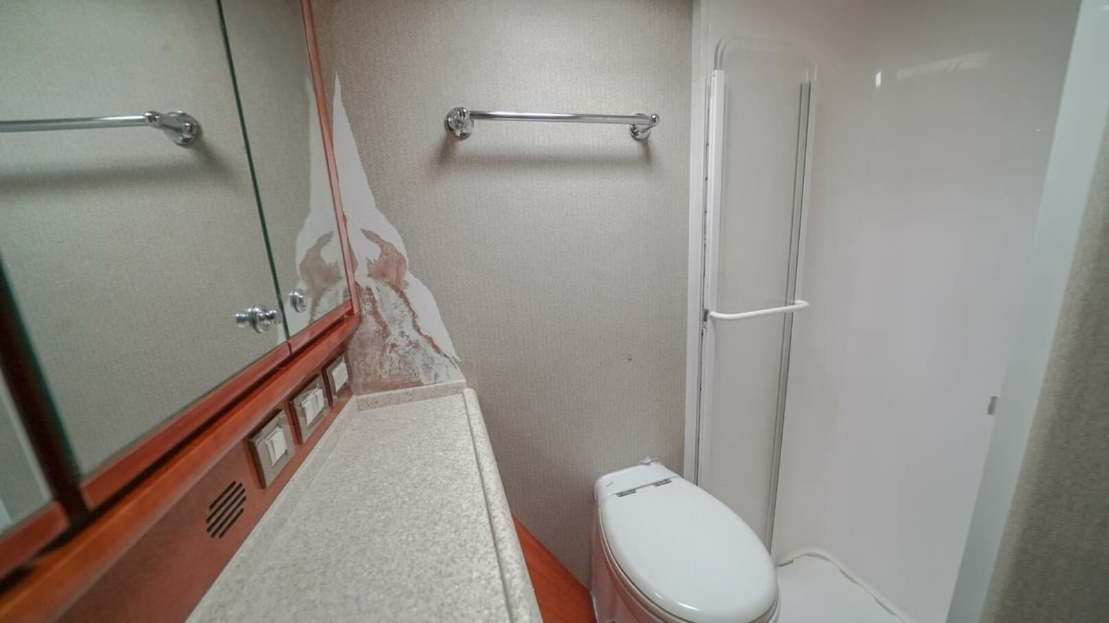 2007 Bertram 51 Convertible - Photo 29