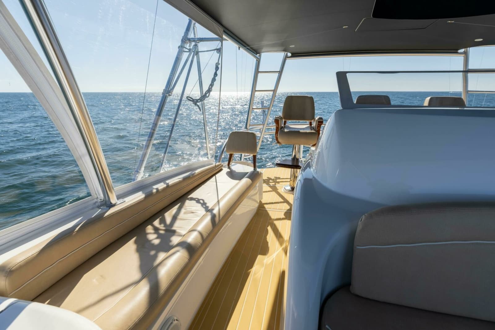 2020 Viking 62 Convertible - Photo 42