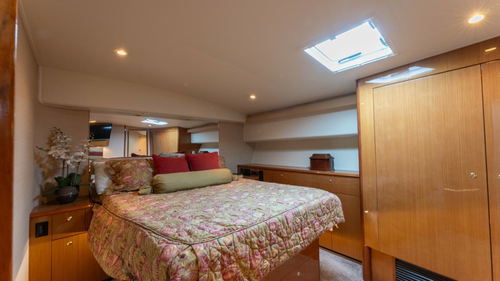 2001 Viking 65 Enclosed Bridge - Photo 22