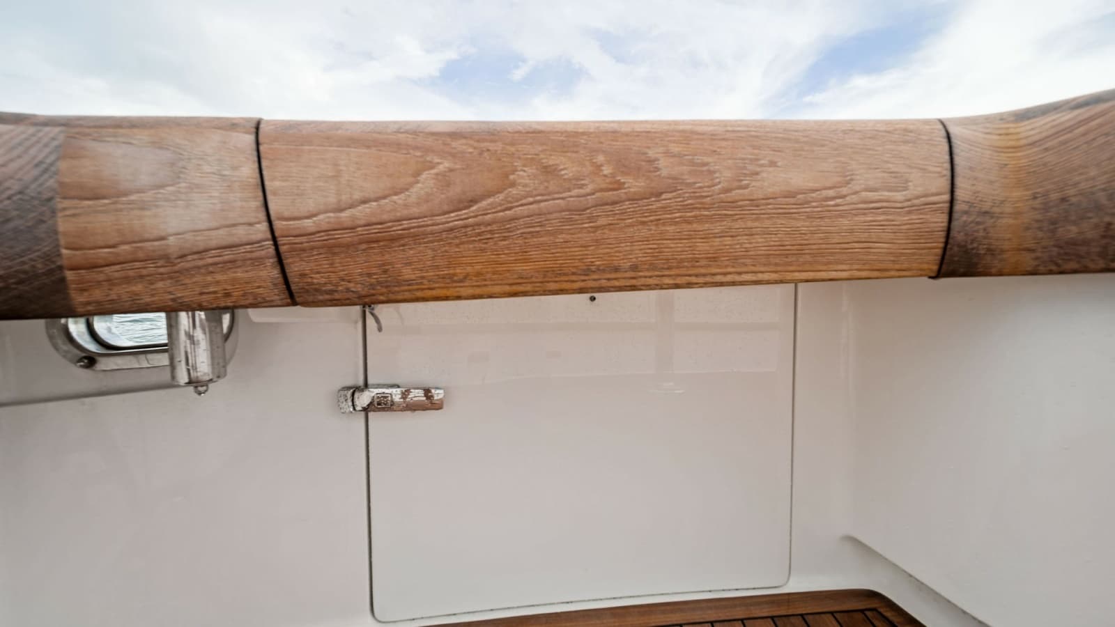 2015 Viking 55 Convertible - Photo 14
