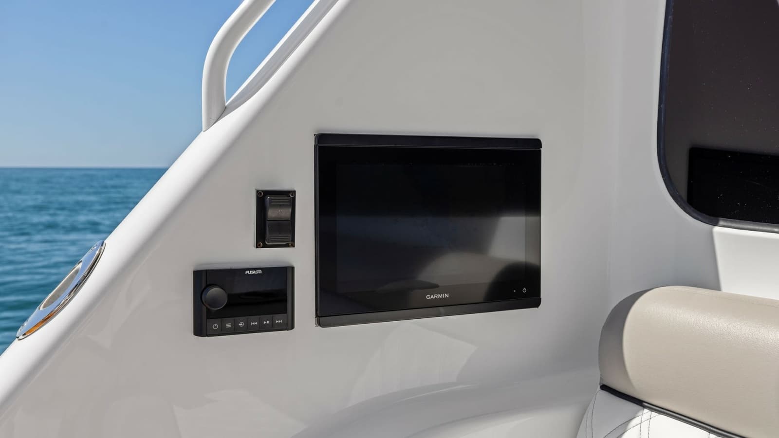 2024 Viking 54 Convertible - Photo 15