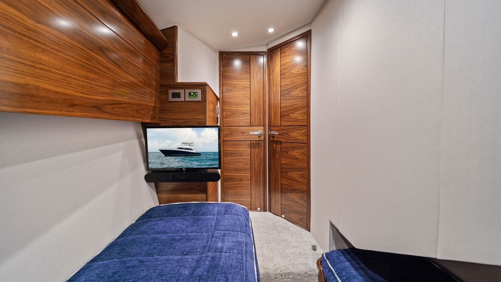 2024 Viking 64 Convertible - Photo 63
