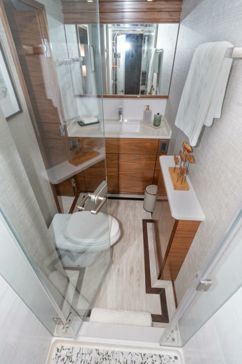 2025 Viking 90C - Photo 40