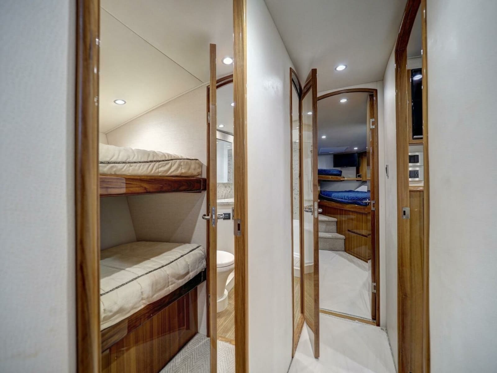 2017 Viking 52 Convertible - Photo 23