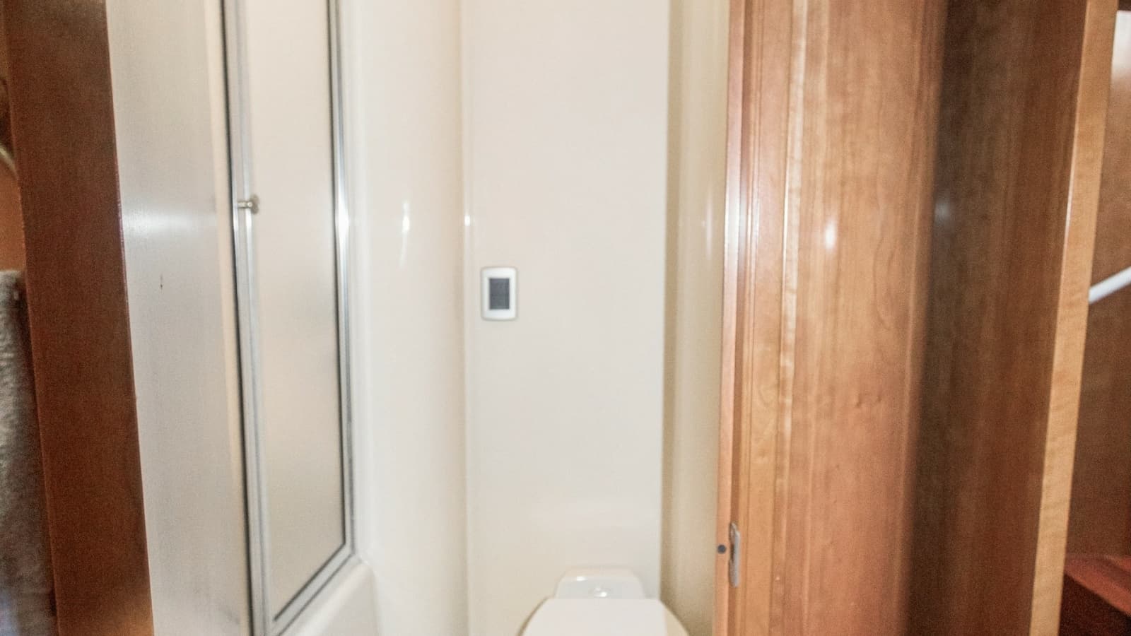 2005 Meridian 540 Pilothouse - Photo 17
