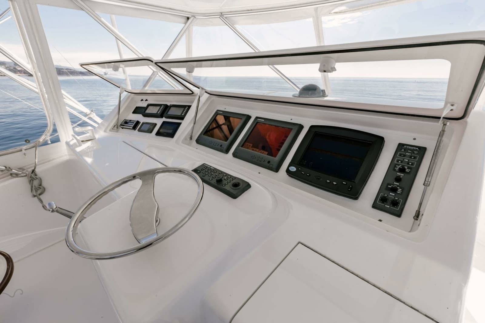 2003 Viking 56 Convertible - Photo 13