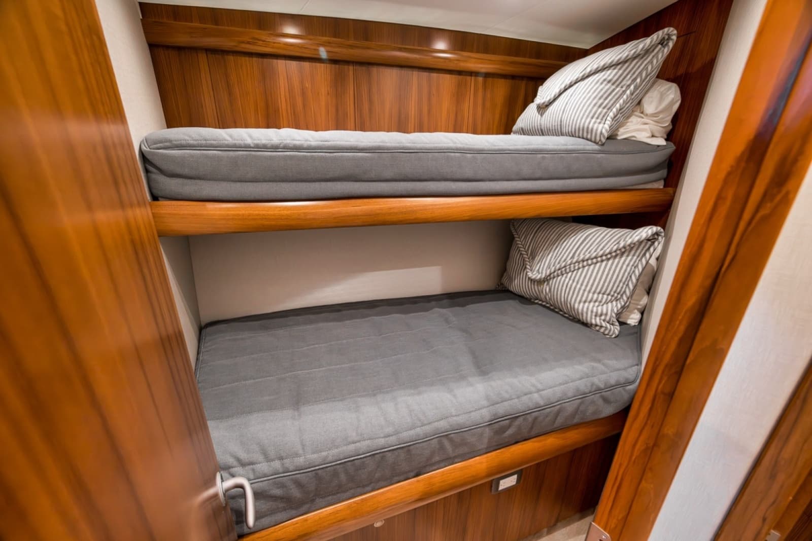 2021 Weaver 75 Convertible - Photo 33