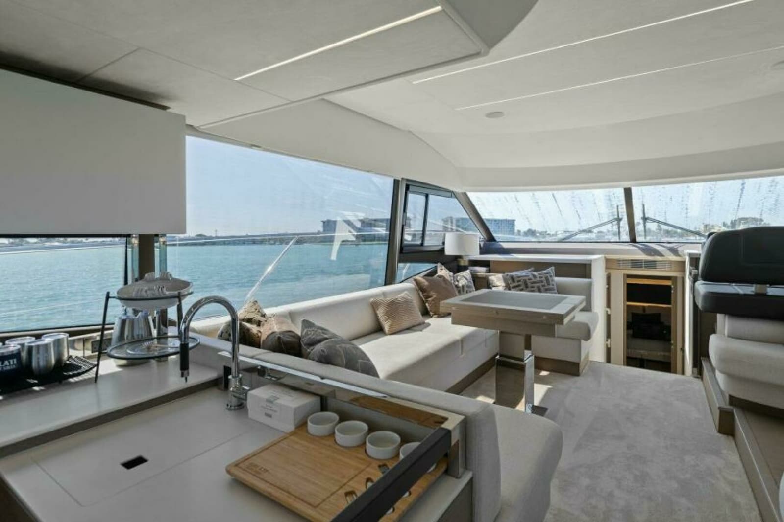 2022 Prestige 590 Flybridge - Photo 2