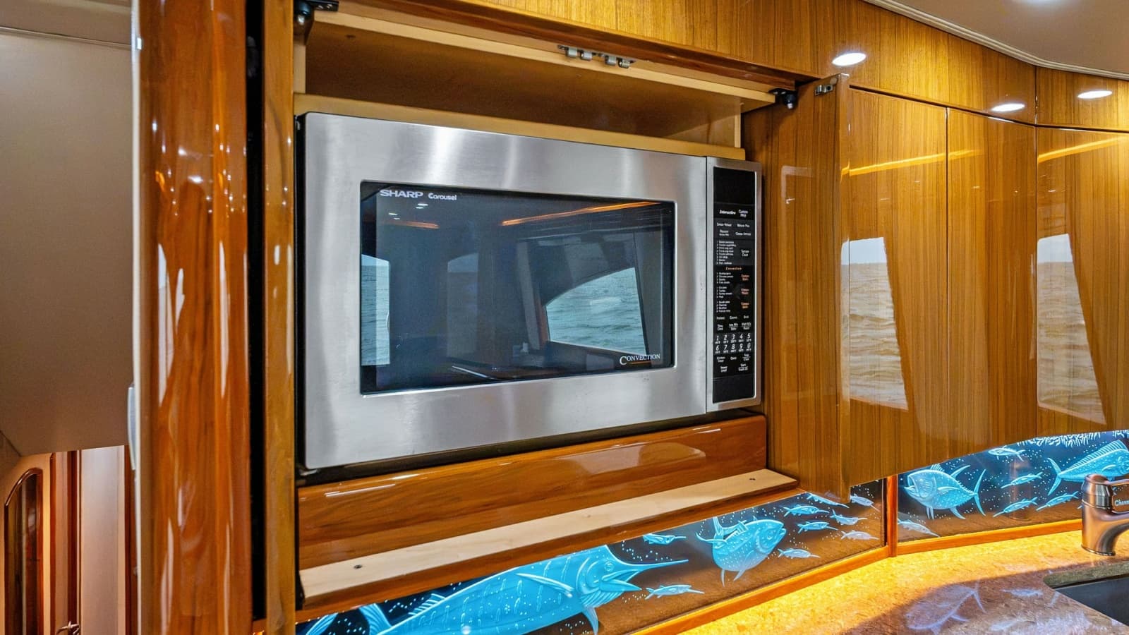 2013 Viking 55 Convertible - Photo 10