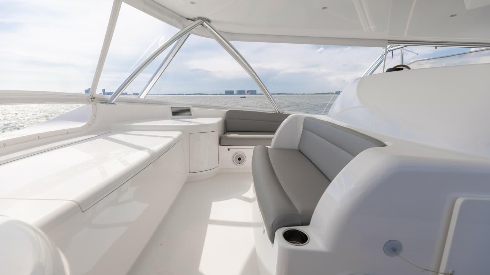 2018 Viking 72 Convertible - Photo 48