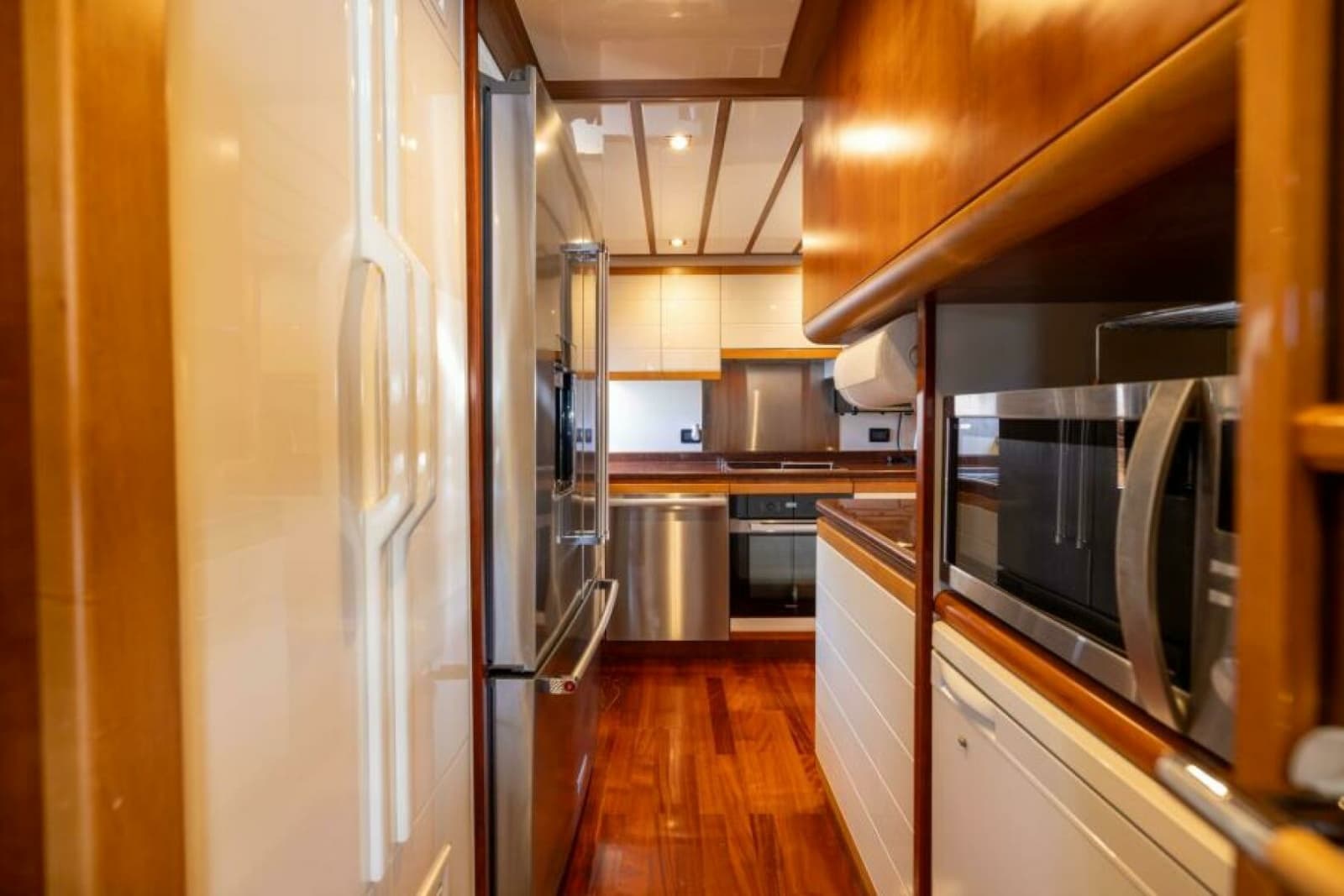 2001 Ferretti Yachts 94 Raised Pilothouse - Photo 9